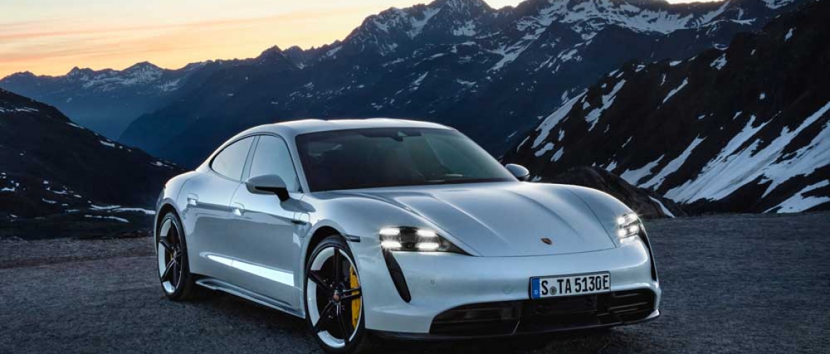 Porsche'nin İlk Tamamen Elektrikli Spor Otomobili Taycan!